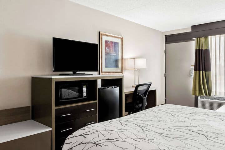 Room 13 of 26
